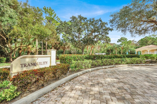 Building Photo - 12755 SE Old Cypress Dr