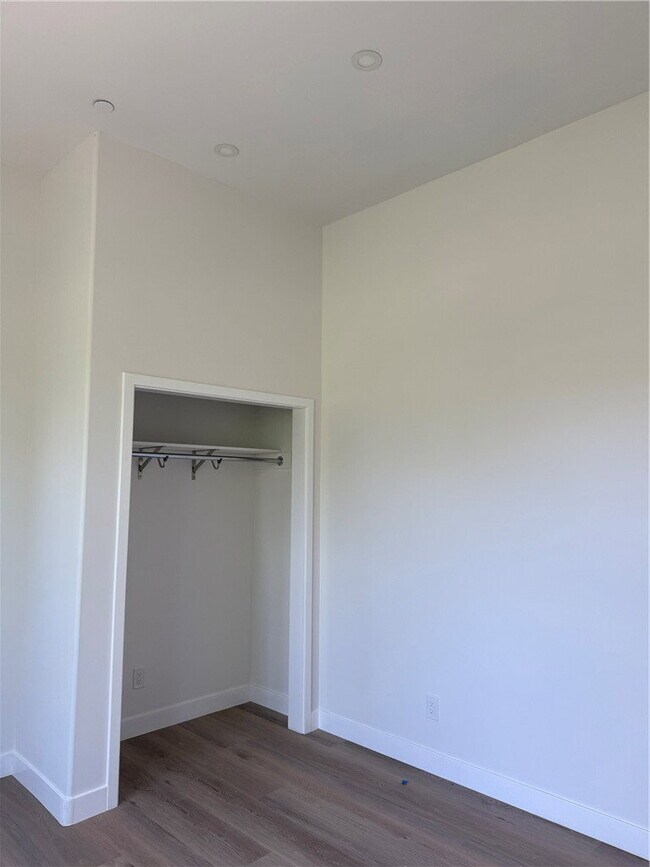 Photo - 6534 Shoup Ave