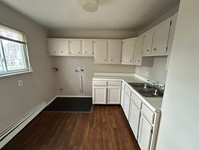 Photo - 138 Mendel Ct Unit 2