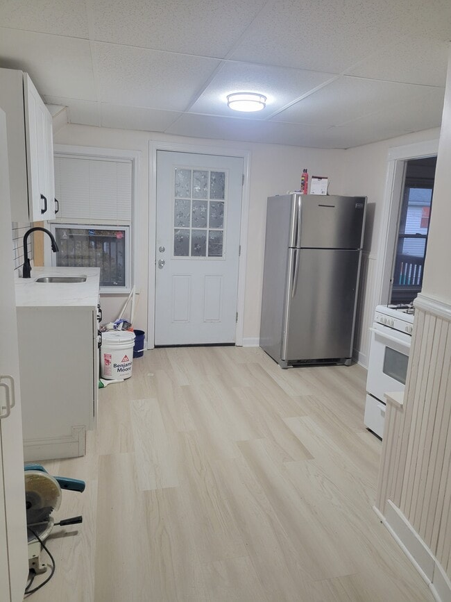 Photo - 293 Grove Ave Unidad 2nd