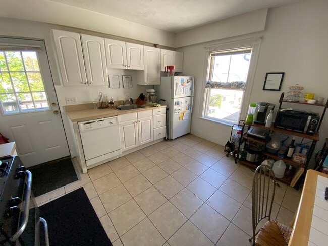 Photo - 66 Murdock St Unit 2