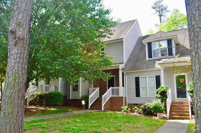 Building Photo - *Move In Special* 2 Bed | 2.5 Bath Raleigh... Rental