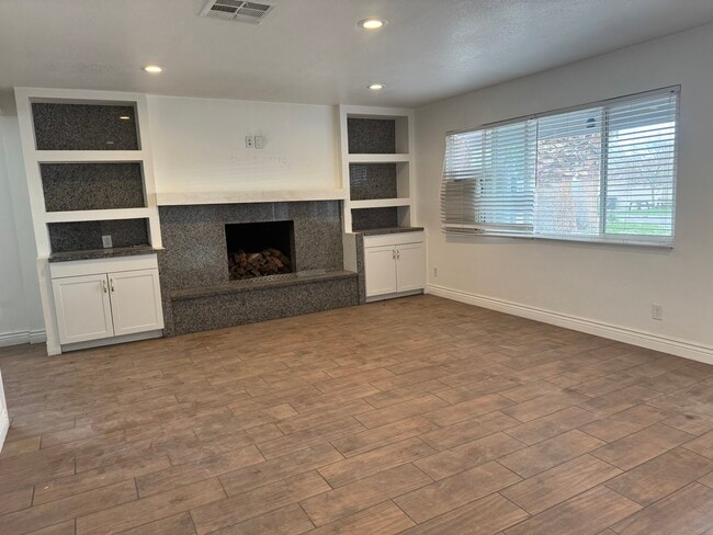 Photo - 65786 6th St