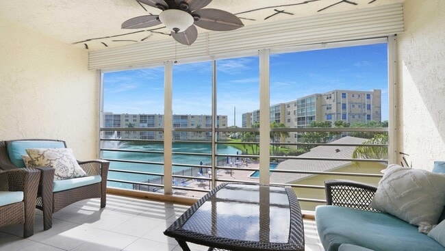 Building Photo - 401 SE 3rd St Unit 308