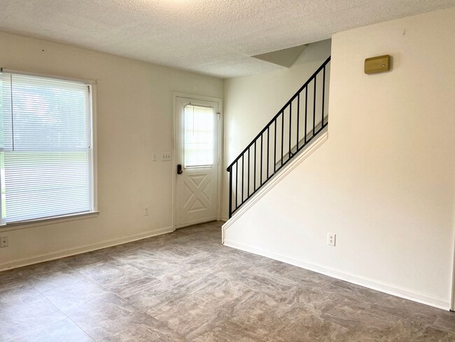 Photo - 606 W Church St