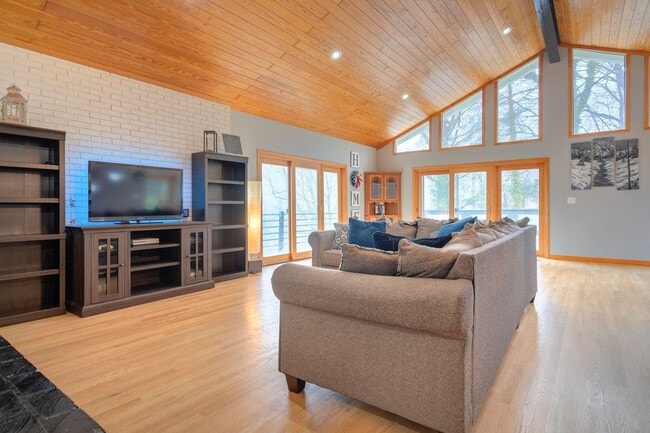 202 Fincastle Dr
