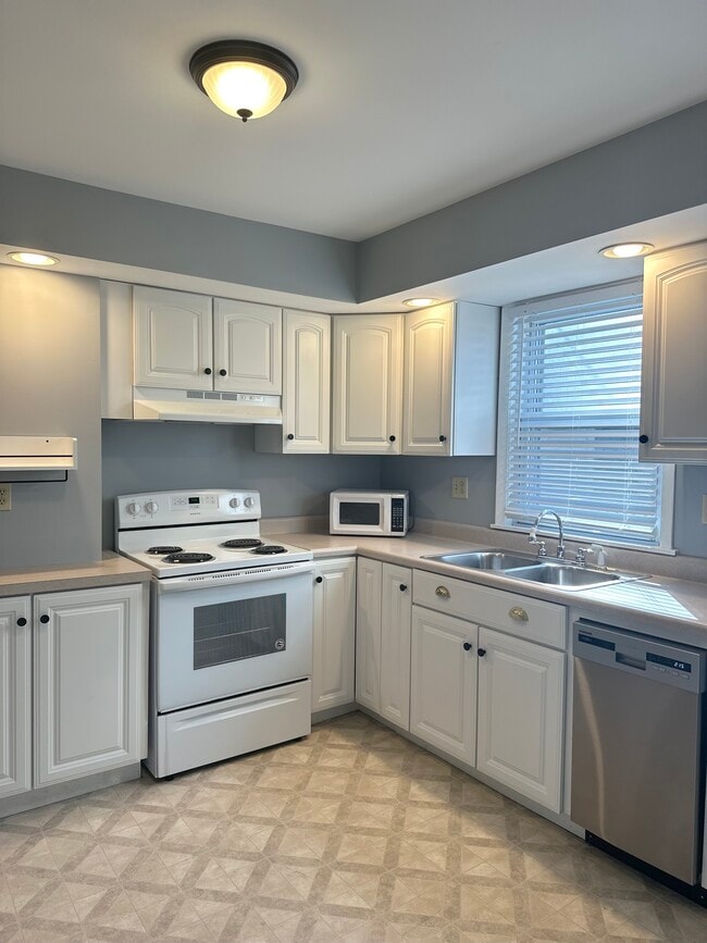 Photo - 70 Livingston Ave Unit 70 Livingston