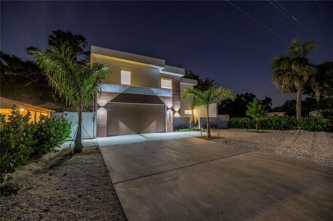 Photo - 2065 Goldenrod St