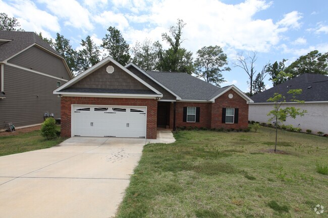 Building Photo - Great Home in Donahue Ridge Available!