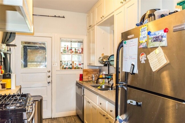 Photo - 1918 Robbins Pl Unit A