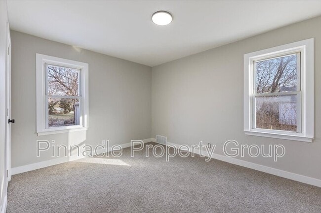 Photo - 407 E Hayes Ave