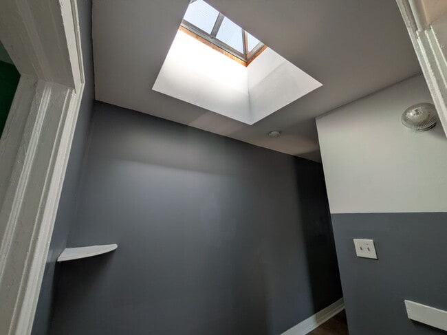 Photo - 205-11 110th Ave