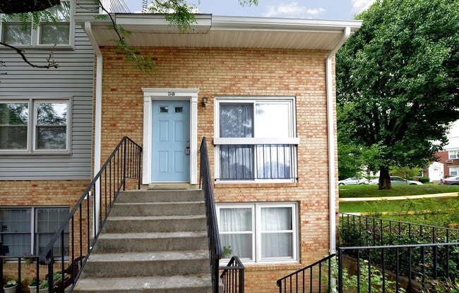 Building Photo - 134 N Bedford St Rental