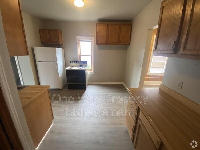 Building Photo - 321 3rd St Rental