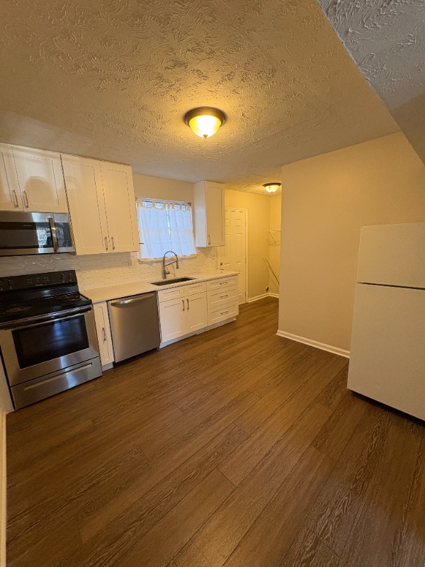 Photo - 1400 Branders Bridge Rd Unit Apt B7