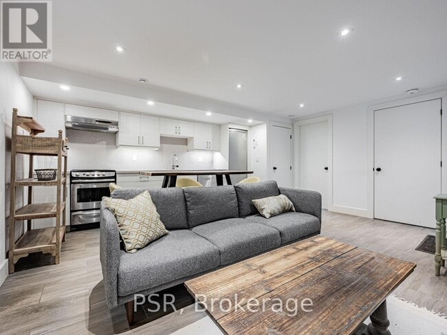 Photo - 71 Crawford St