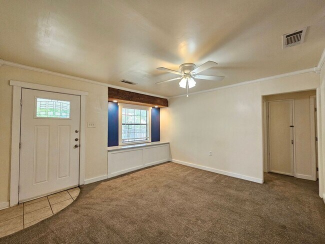 Photo - HUGE RENT REDUCTION & AVAILABLE FOR MOVE-IN!