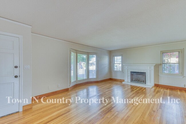 Photo - Charming 2BR/1BA Home in South Salinas!