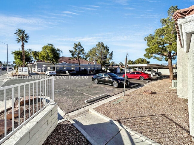 Photo - 5922 W Vegas Dr