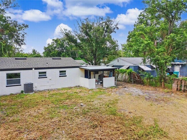 Photo - 2848 Harwood St