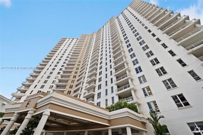 Building Photo - 701 Brickell Key Blvd Unit 701 Brickell Key Blvd appt 609 Rental