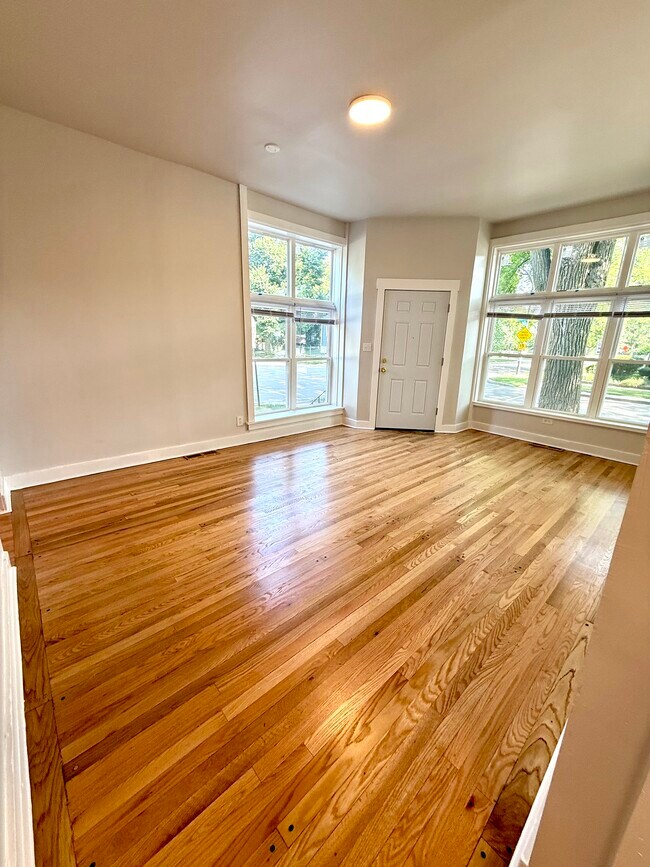 Living Room - 1801 Lyons St