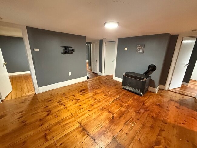 Building Photo - 949 Locust St Unit #3