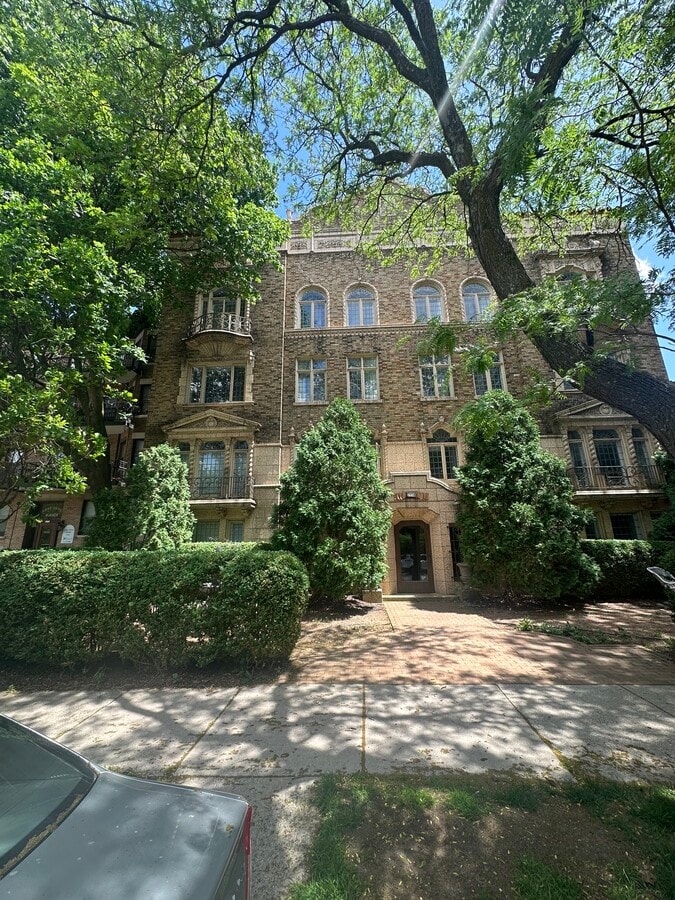 2550 Lake - 2550 Lake