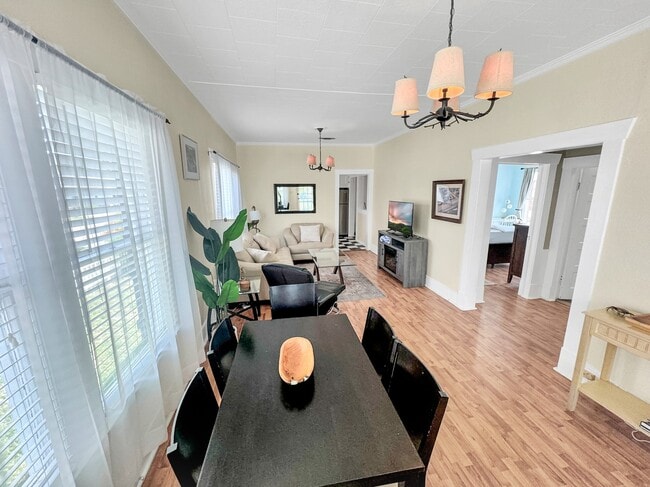 Photo - 1504 Christopher Columbus Blvd