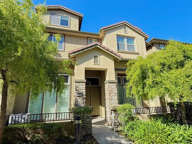 Building Photo - $4,290 / 4 BR -2170 SF - STUNNING SAN JOSE HOME IN BERRYESSA A MUST SEE!