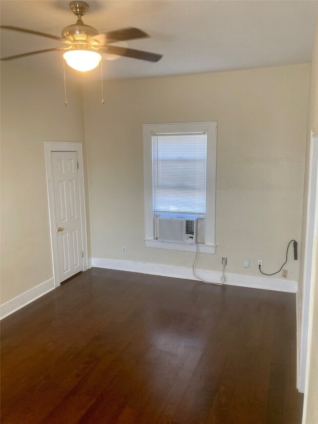 Building Photo - 4908 Ave Q 1/2 Rental