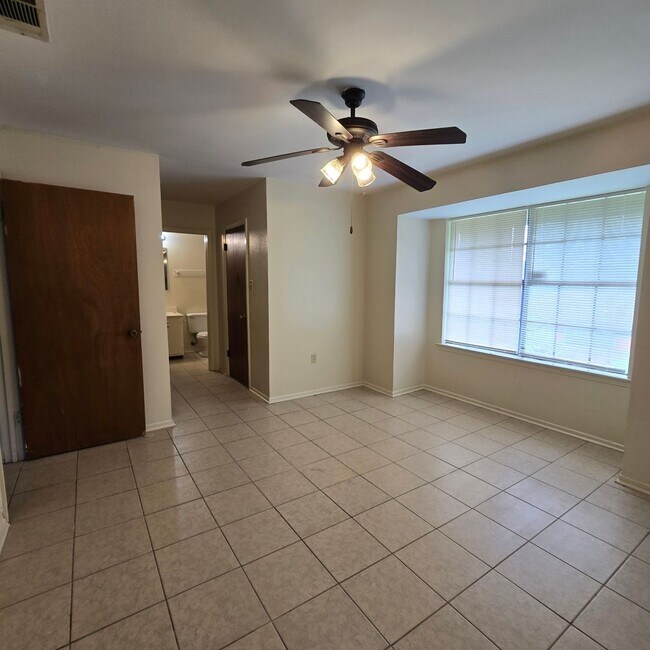 8556 Leake Ave Unit D