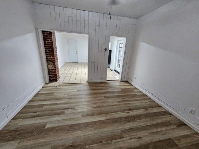 Building Photo - 128-130 Arletta Unit #128