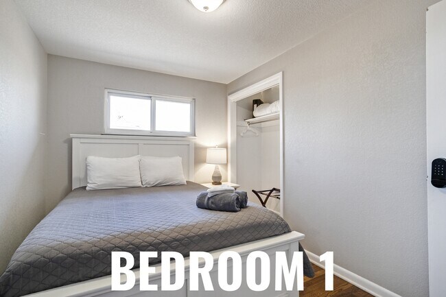 Photo - 2300 Lima St