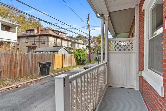 Photo - Bright 2 Bedroom, 1.5 Bath Home in Allison Hill!