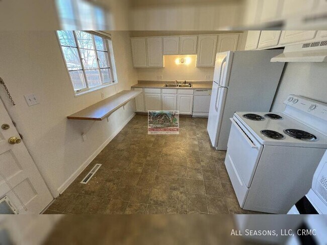 Photo - 1004 Vega Dr