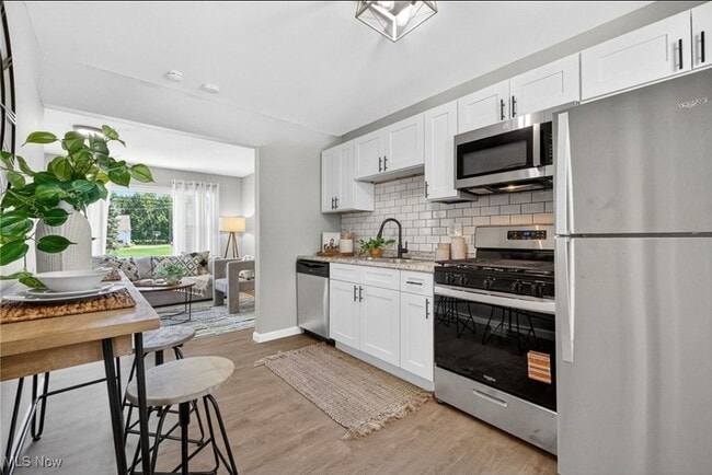 Photo - 286 Jaycox Rd House