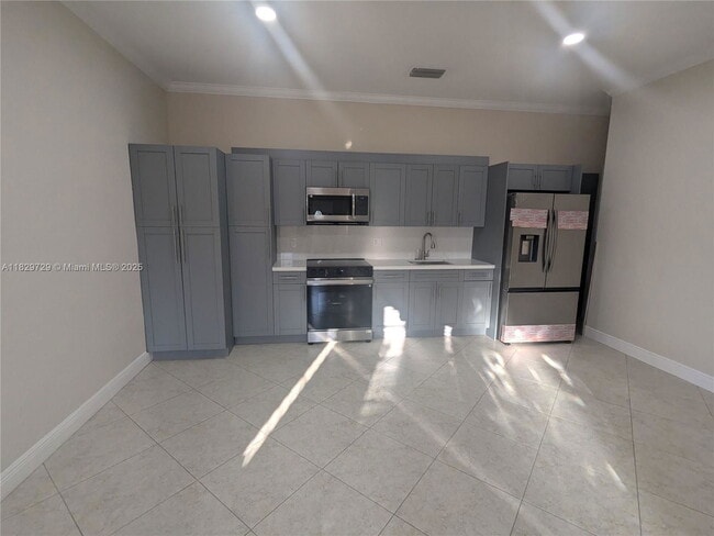 Photo - Northwest 91st Court, Hialeah Gardens, FL ...