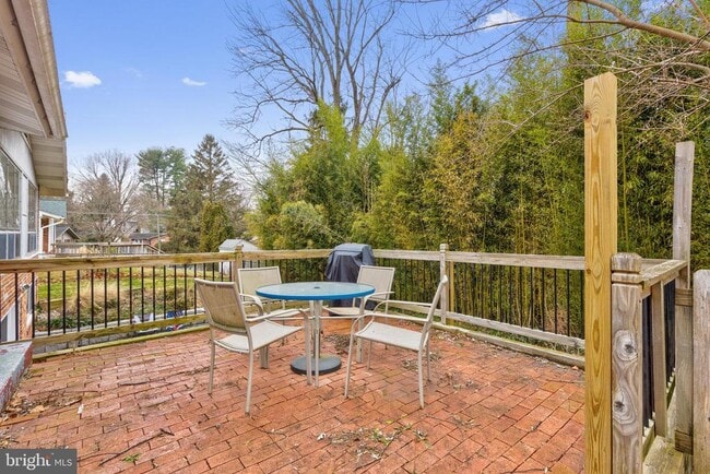 Photo - 9920 Pinehurst Ave