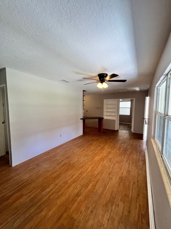 Photo - Bahr 1st Unit 5525 1st St