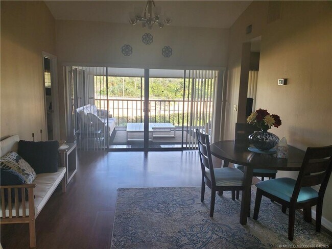 Photo - 1411 NE 14th Ct Unit 13