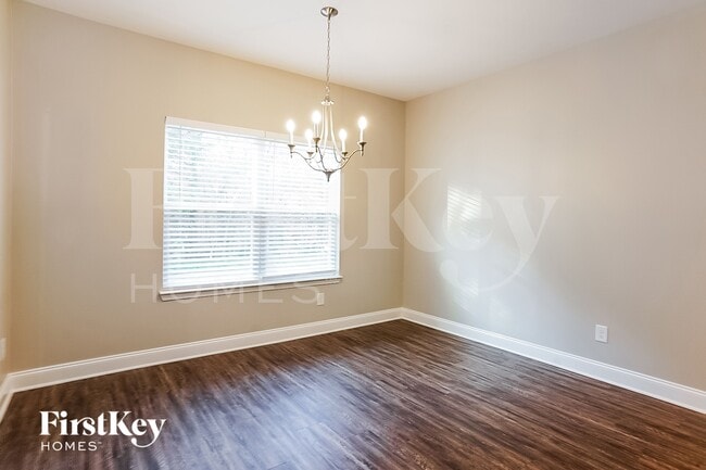 Photo - 67 Castlemoor Loop