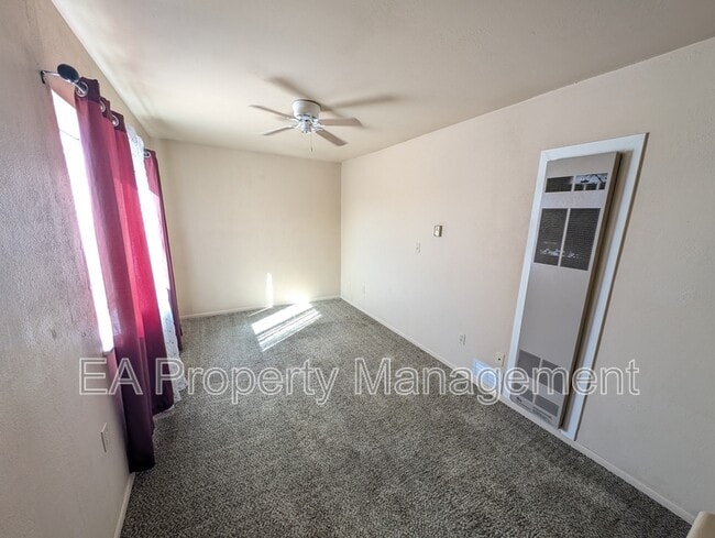 Photo - 212 65th St NW