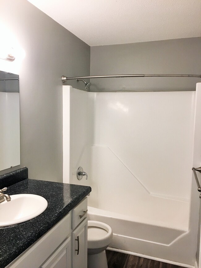 Photo - 510 Sherwood Ct