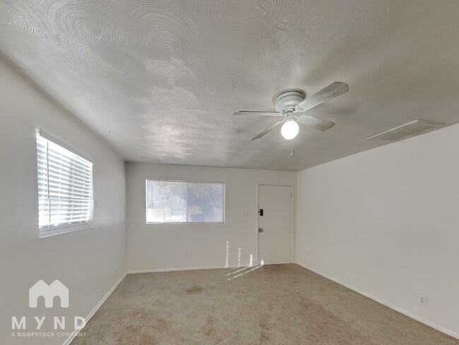 Photo - 9233 N 14th St Unidad 3