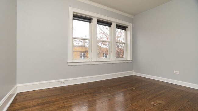 Photo - 3320 N Leclaire Ave Unit 2N