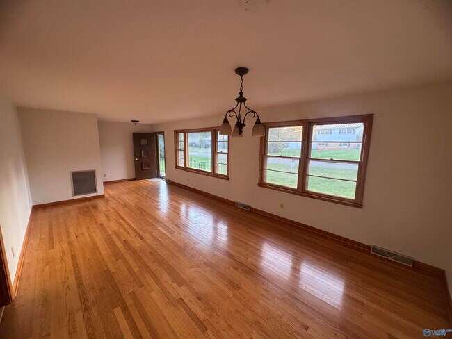 Photo - 2103 Shannonhouse Rd SW