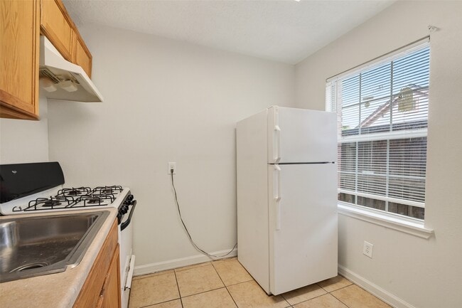 Photo - 7742 Park Pl Blvd Unit 4