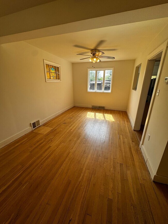 Photo - South Oakland Two Bedroom!