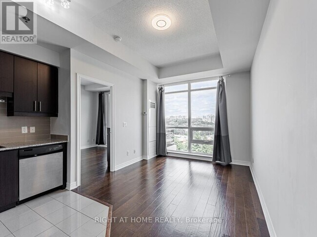 Photo - 2756 Old Leslie St Unit 1008
